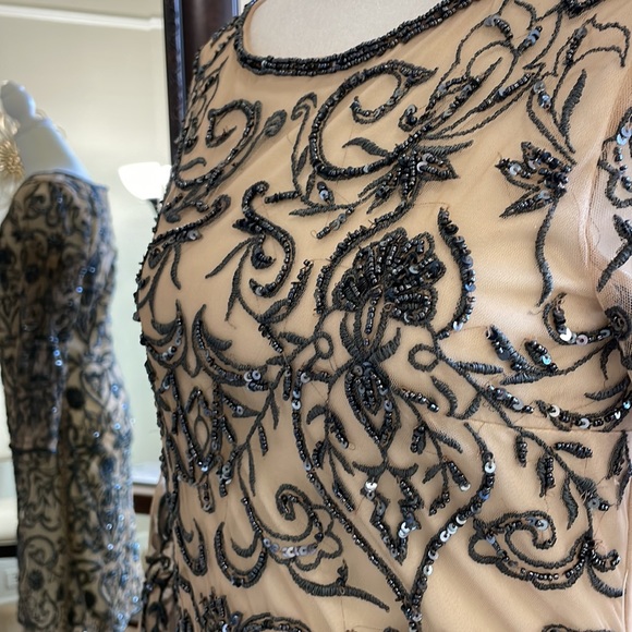 Size 8 nude with a slate colored design cocktail dress by Pissaro Nights NWT - Picture 5 of 8